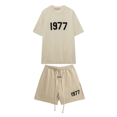 Set ESSENTIALS 1977